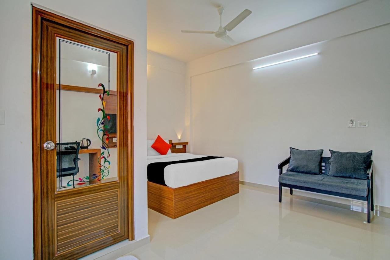 Vaccinated Staff- Capital O 74715 Phoenix Holidays Hotel Kochi Luaran gambar